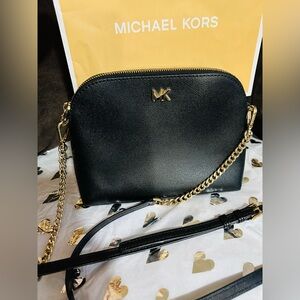 Michael Kors✨🖤💛Elegant Black and Gold Crossbody